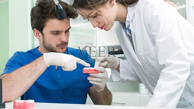 烤瓷牙与贴面：磨牙量揭秘，你的牙齿安全吗？**